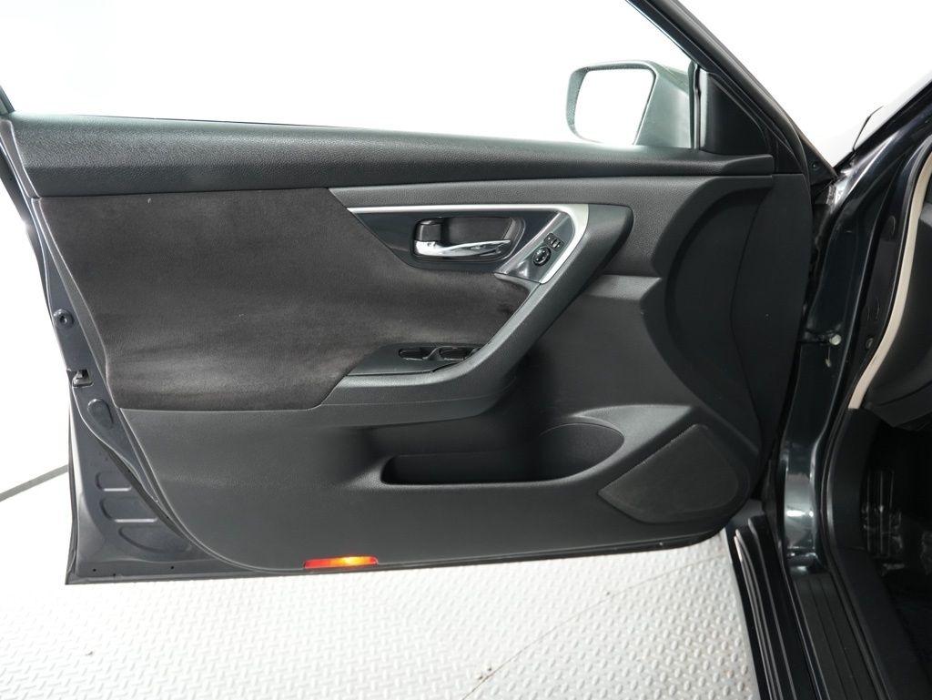 Nissan Altima 4dr Sdn I4 2.5 S 2013