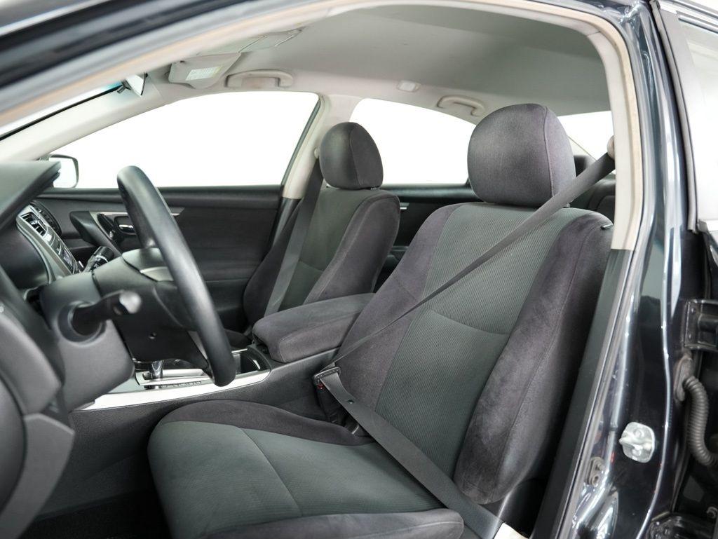 Nissan Altima 4dr Sdn I4 2.5 S 2013