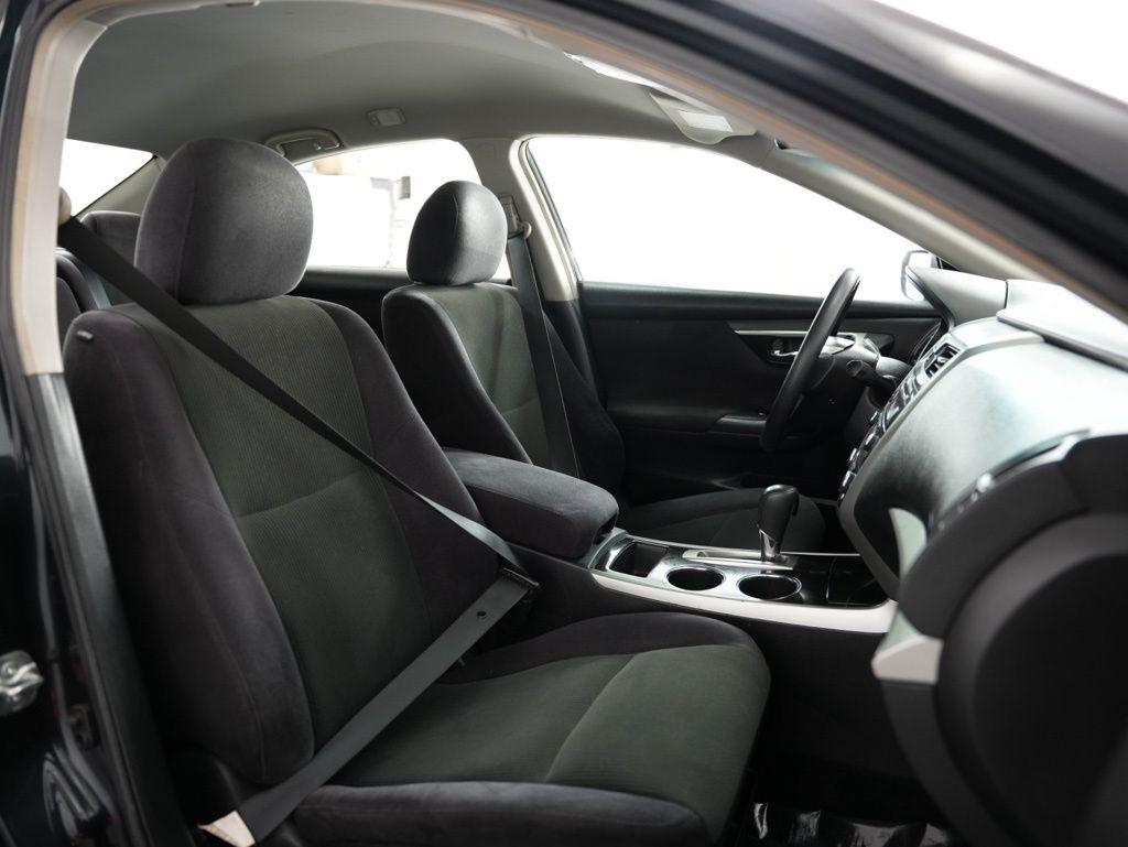 Nissan Altima 4dr Sdn I4 2.5 S 2013