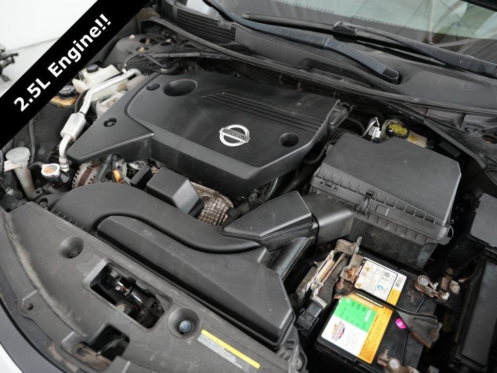 Nissan Altima 4dr Sdn I4 2.5 S 2013