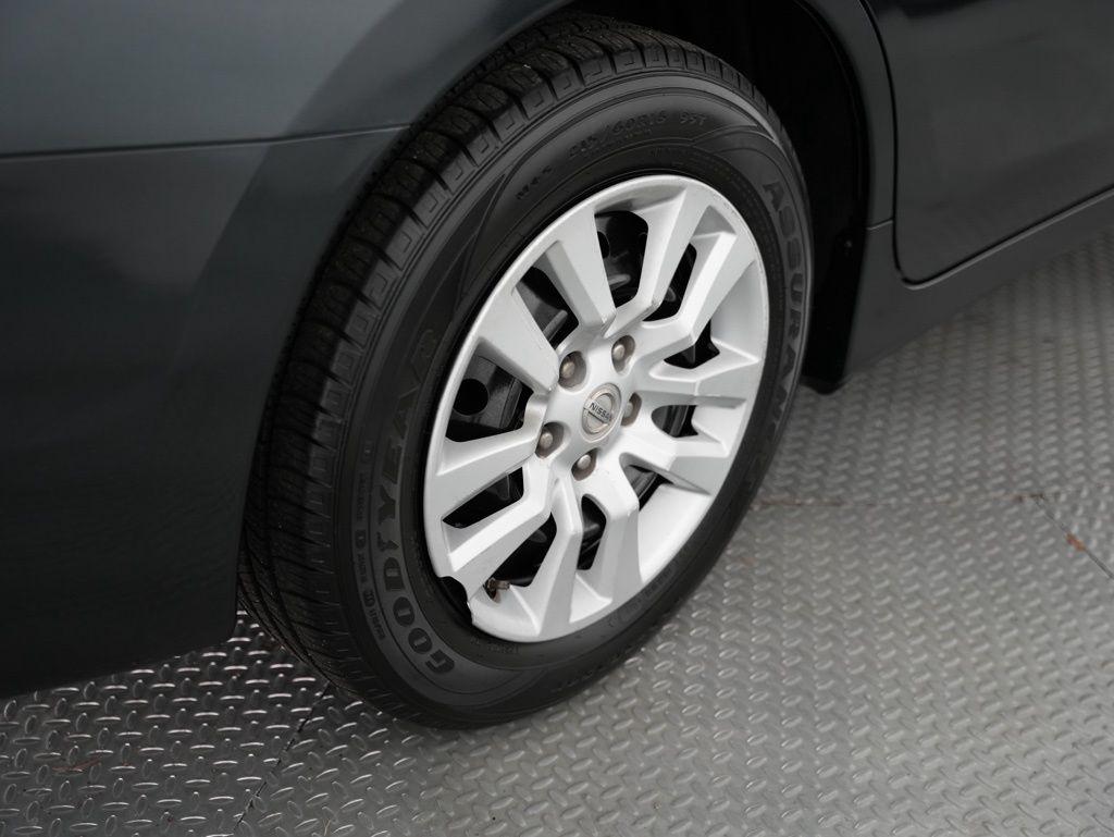 Nissan Altima 4dr Sdn I4 2.5 S 2013