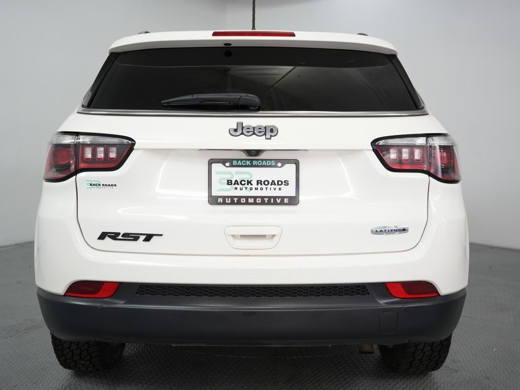 Jeep Compass Latitude w/Sun/Wheel Pkg FWD 2018