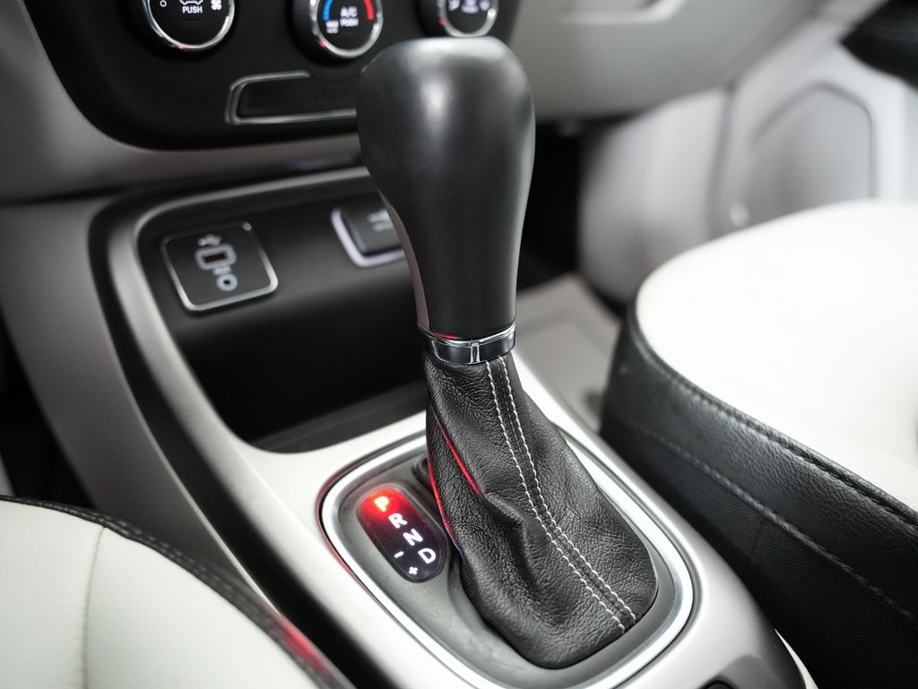 Jeep Compass Latitude w/Sun/Wheel Pkg FWD 2018