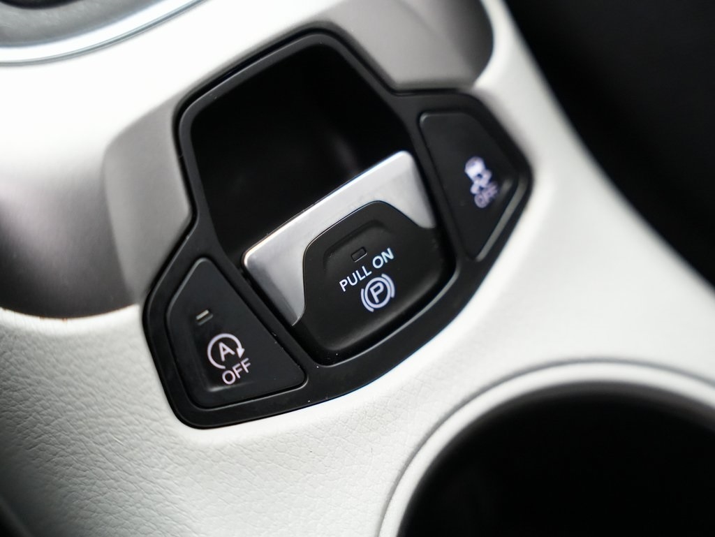 Jeep Compass Latitude w/Sun/Wheel Pkg FWD 2018