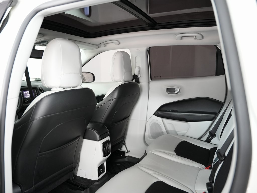 Jeep Compass Latitude w/Sun/Wheel Pkg FWD 2018