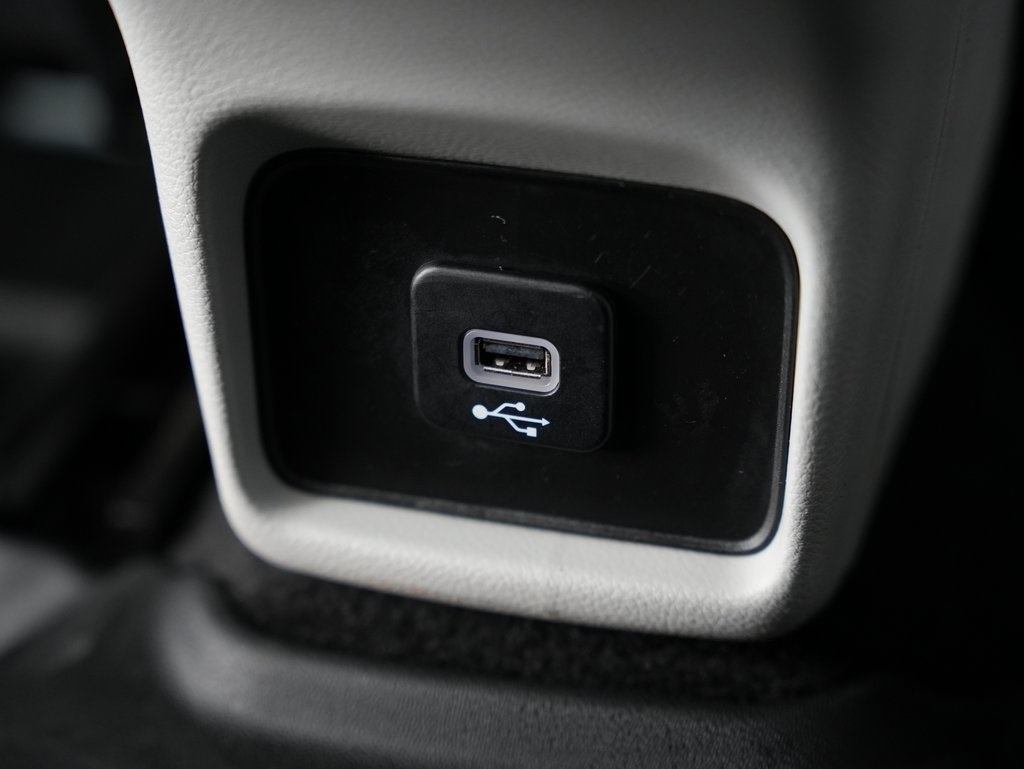 Jeep Compass Latitude w/Sun/Wheel Pkg FWD 2018