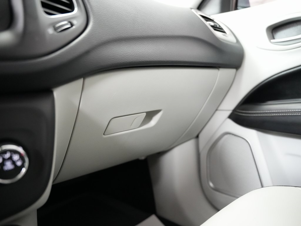 Jeep Compass Latitude w/Sun/Wheel Pkg FWD 2018