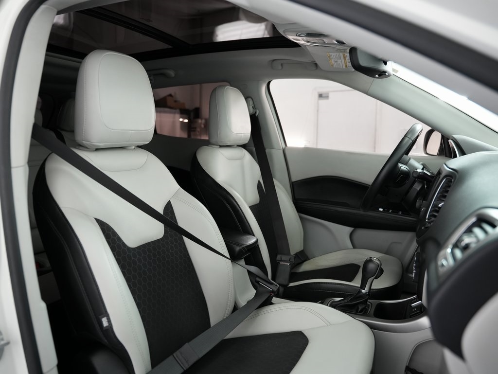 Jeep Compass Latitude w/Sun/Wheel Pkg FWD 2018