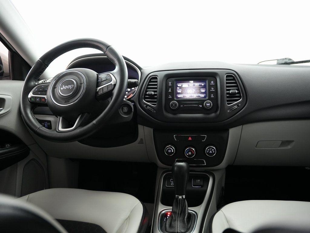 Jeep Compass Latitude w/Sun/Wheel Pkg FWD 2018