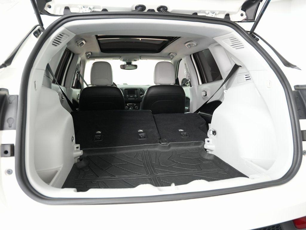 Jeep Compass Latitude w/Sun/Wheel Pkg FWD 2018