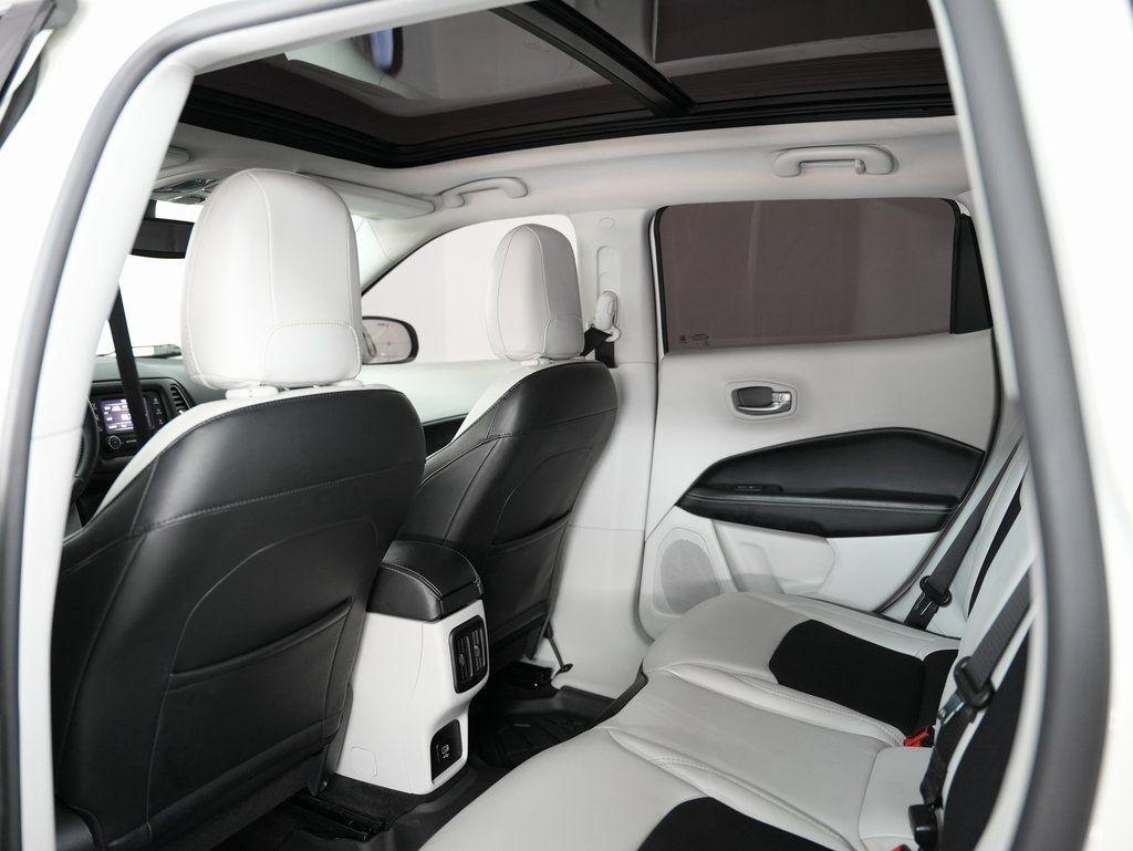 Jeep Compass Latitude w/Sun/Wheel Pkg FWD 2018