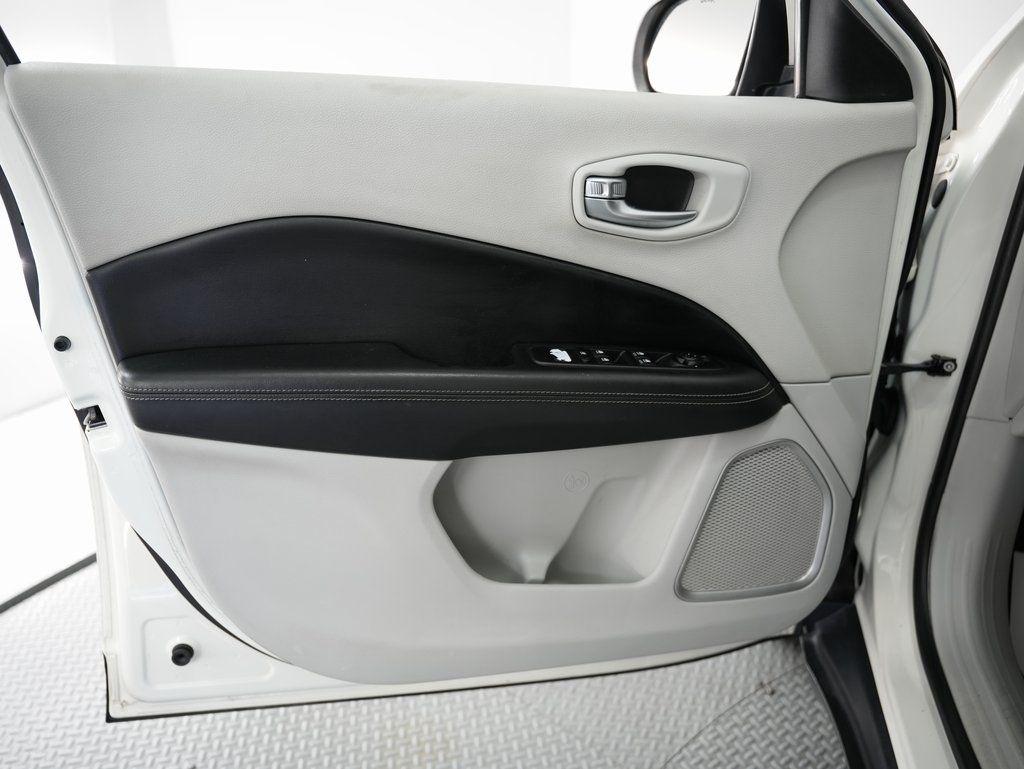 Jeep Compass Latitude w/Sun/Wheel Pkg FWD 2018