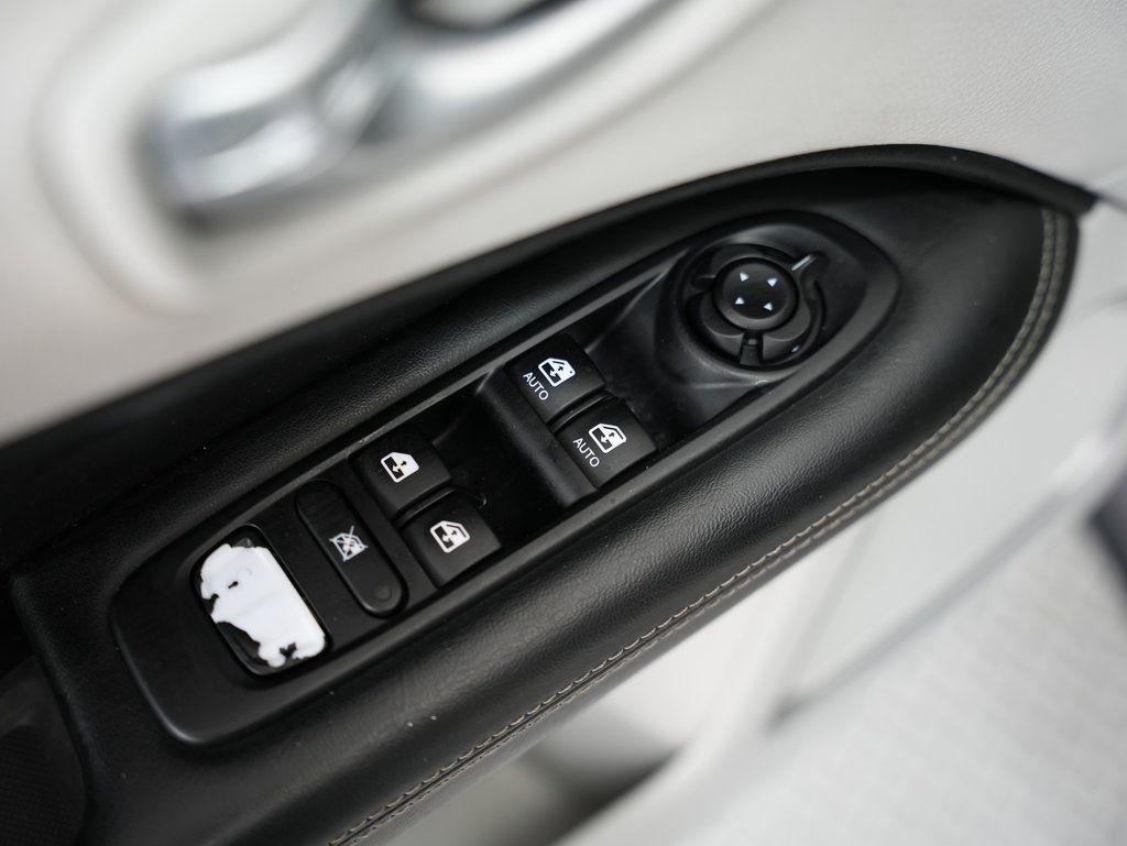 Jeep Compass Latitude w/Sun/Wheel Pkg FWD 2018