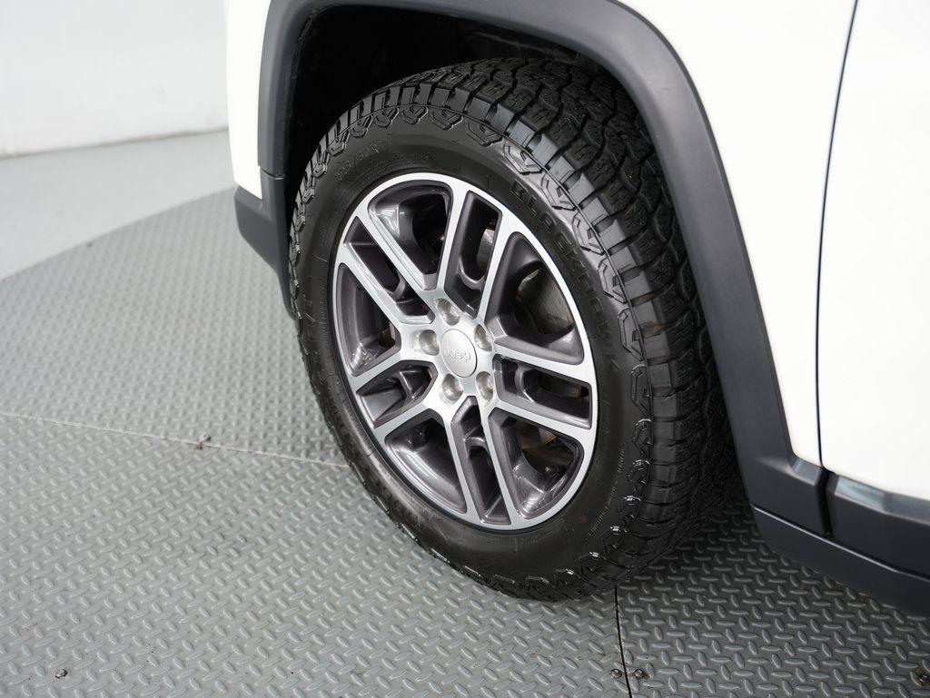 Jeep Compass Latitude w/Sun/Wheel Pkg FWD 2018