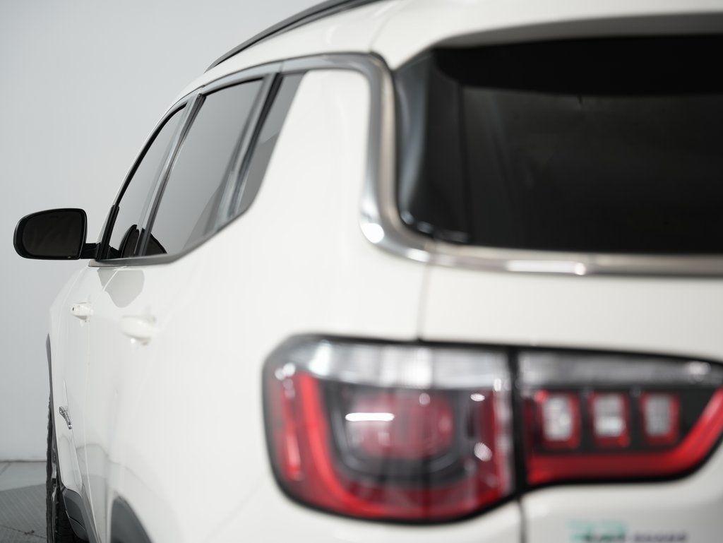 Jeep Compass Latitude w/Sun/Wheel Pkg FWD 2018