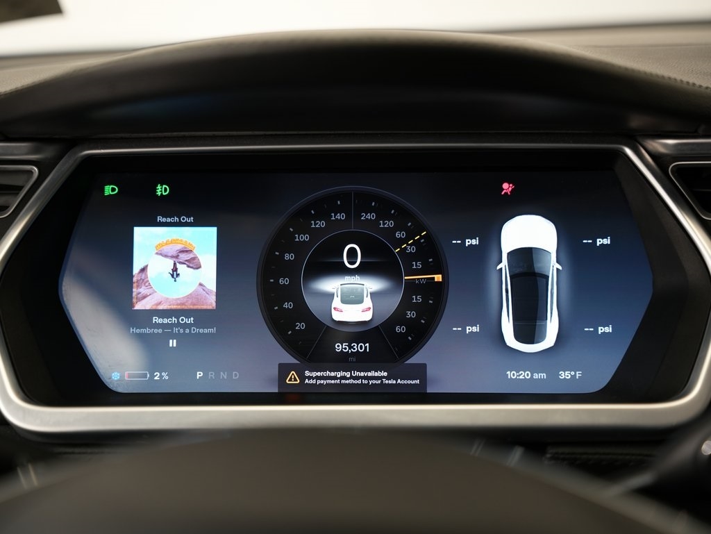 Tesla Model S 4dr Sdn 60 kWh Battery 2014