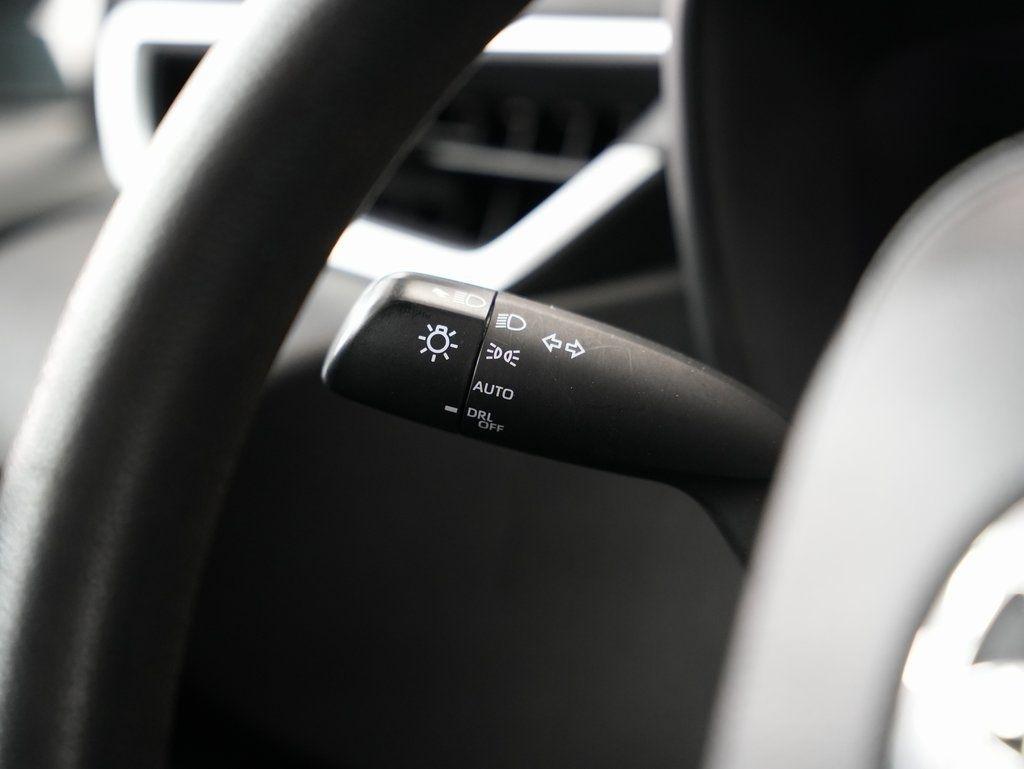 Toyota Corolla LE CVT (Natl) 2021