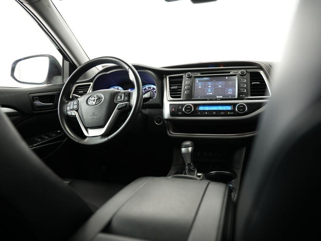 Toyota Highlander XLE V6 AWD (Natl) 2019