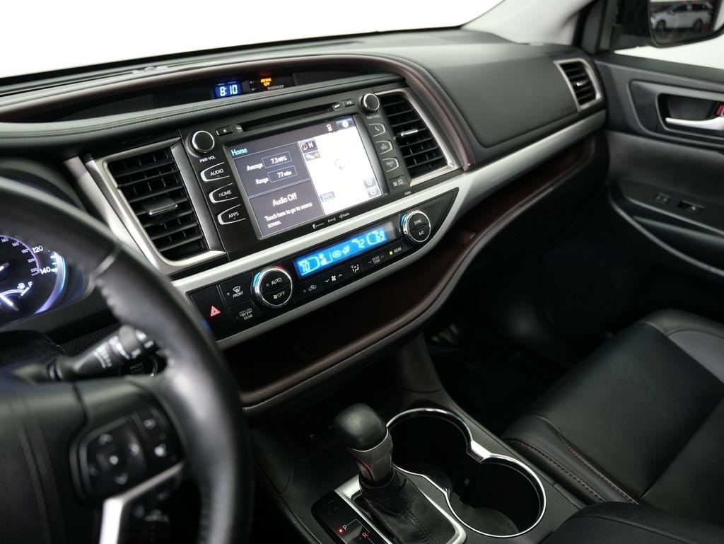 Toyota Highlander XLE V6 AWD (Natl) 2019