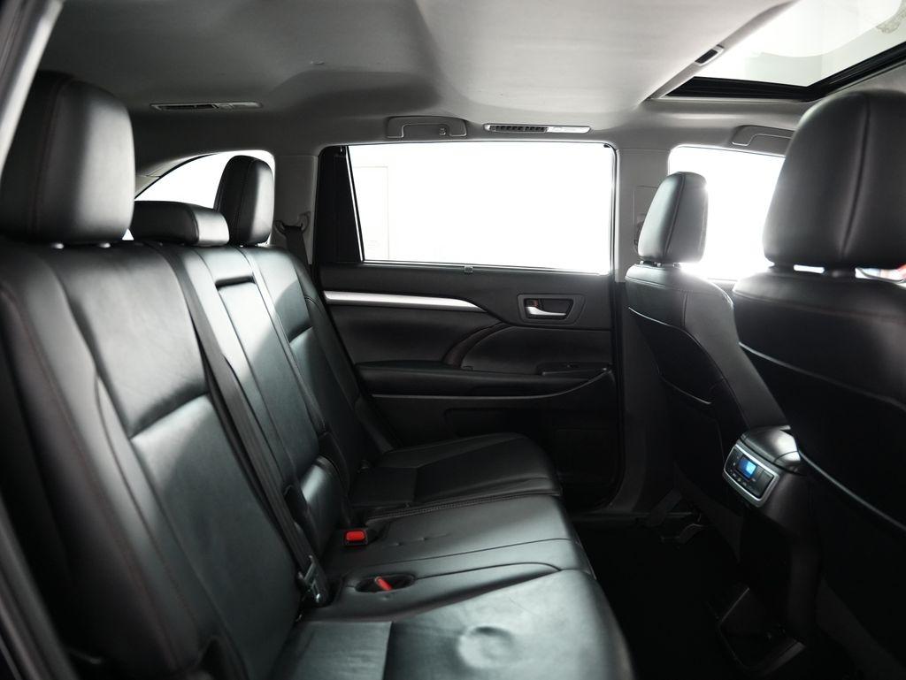 Toyota Highlander XLE V6 AWD (Natl) 2019