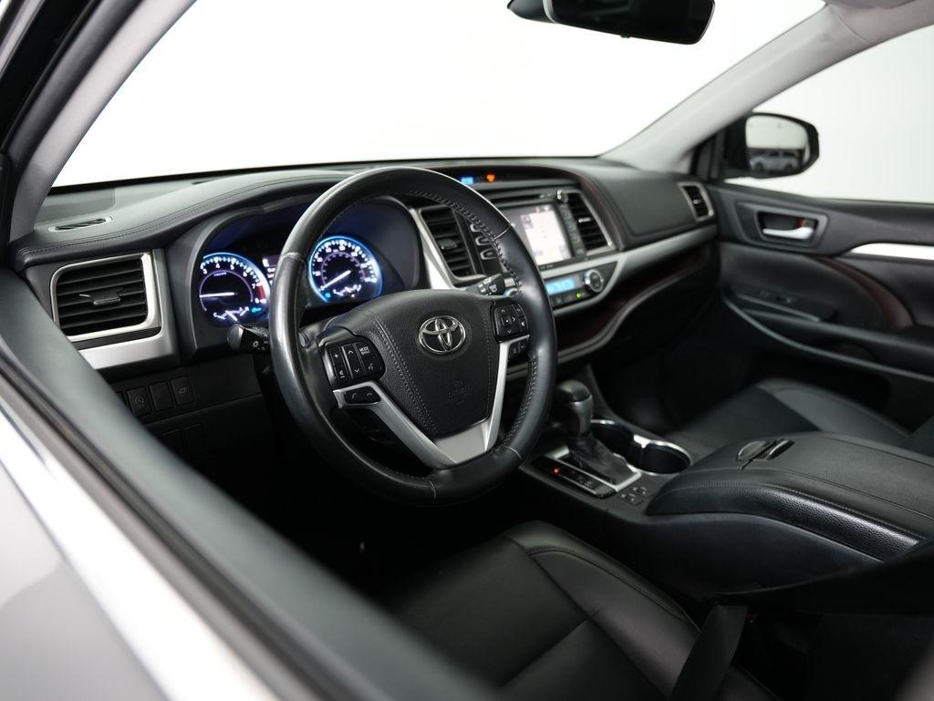 Toyota Highlander XLE V6 AWD (Natl) 2019