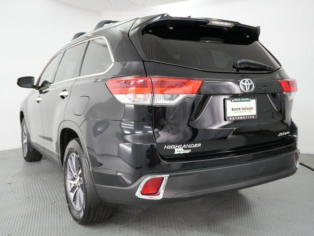 Toyota Highlander XLE V6 AWD (Natl) 2019