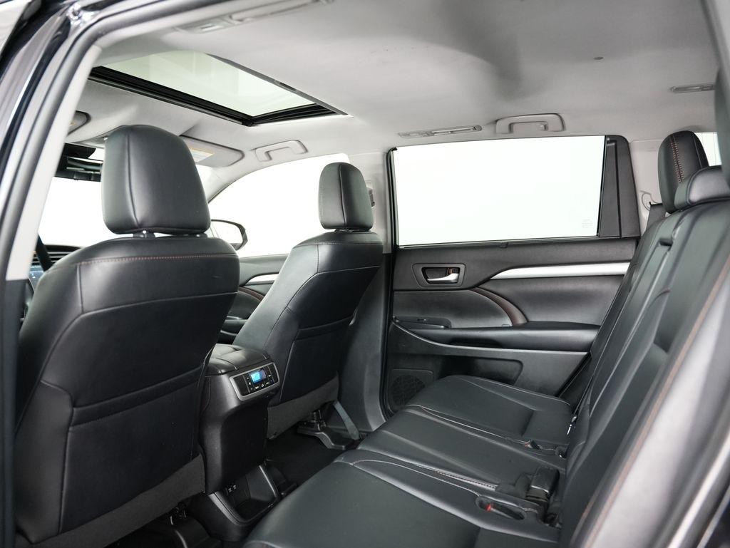 Toyota Highlander XLE V6 AWD (Natl) 2019