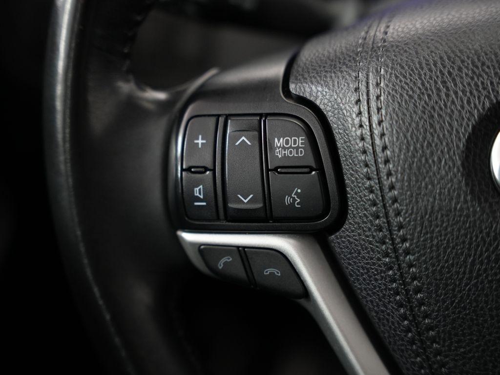 Toyota Highlander XLE V6 AWD (Natl) 2019