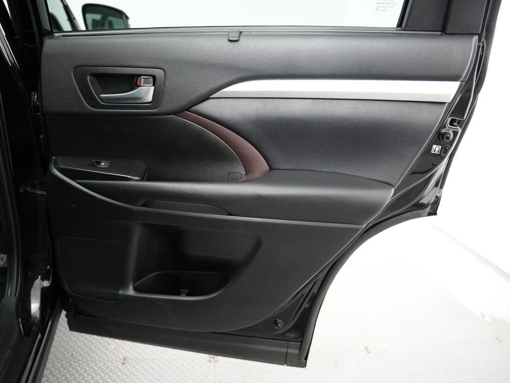 Toyota Highlander XLE V6 AWD (Natl) 2019