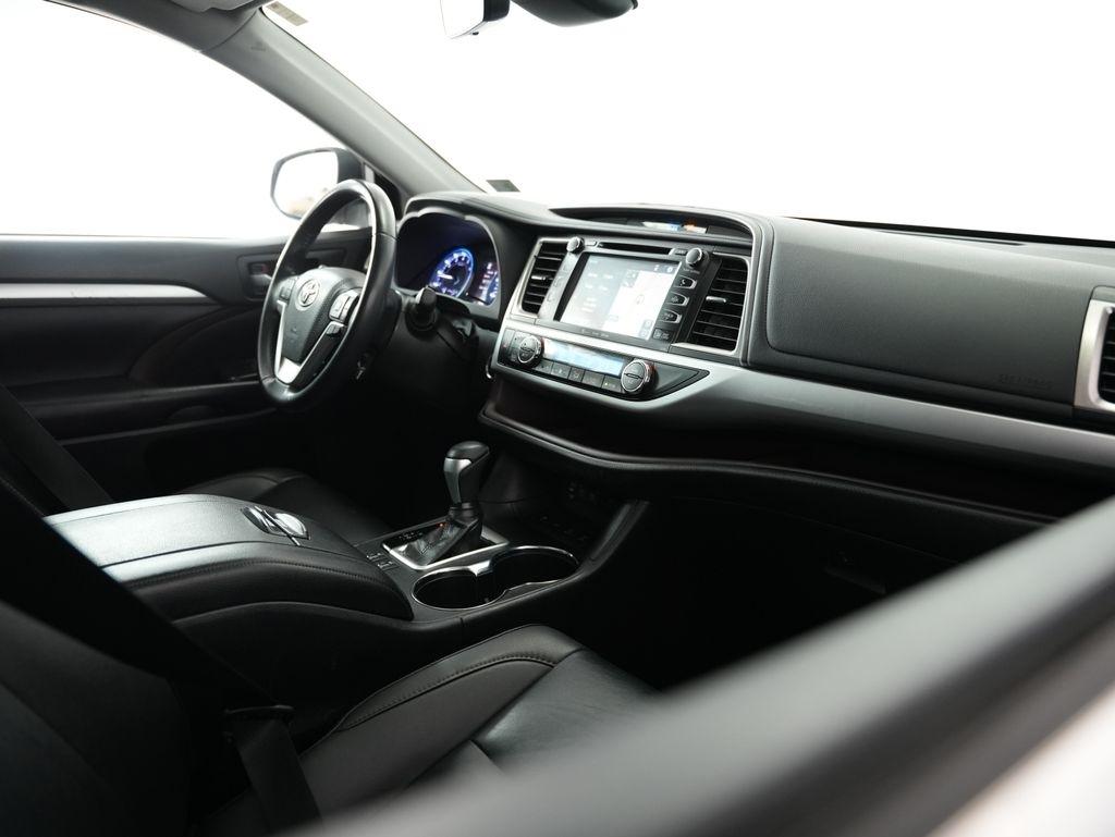 Toyota Highlander XLE V6 AWD (Natl) 2019