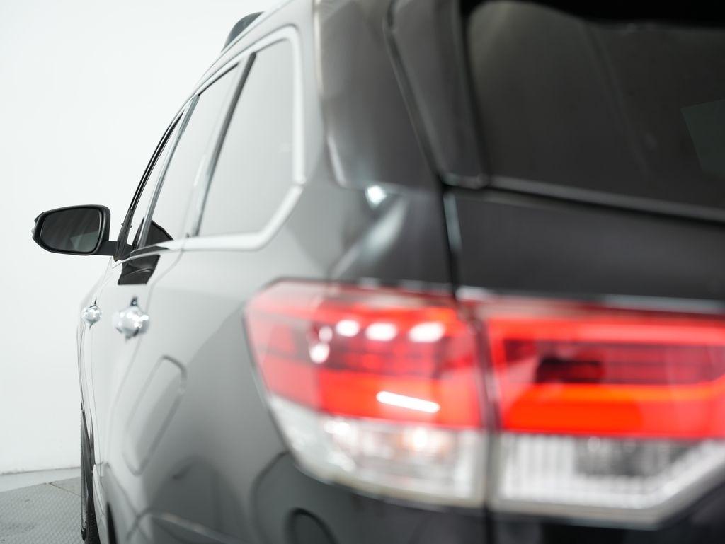 Toyota Highlander XLE V6 AWD (Natl) 2019