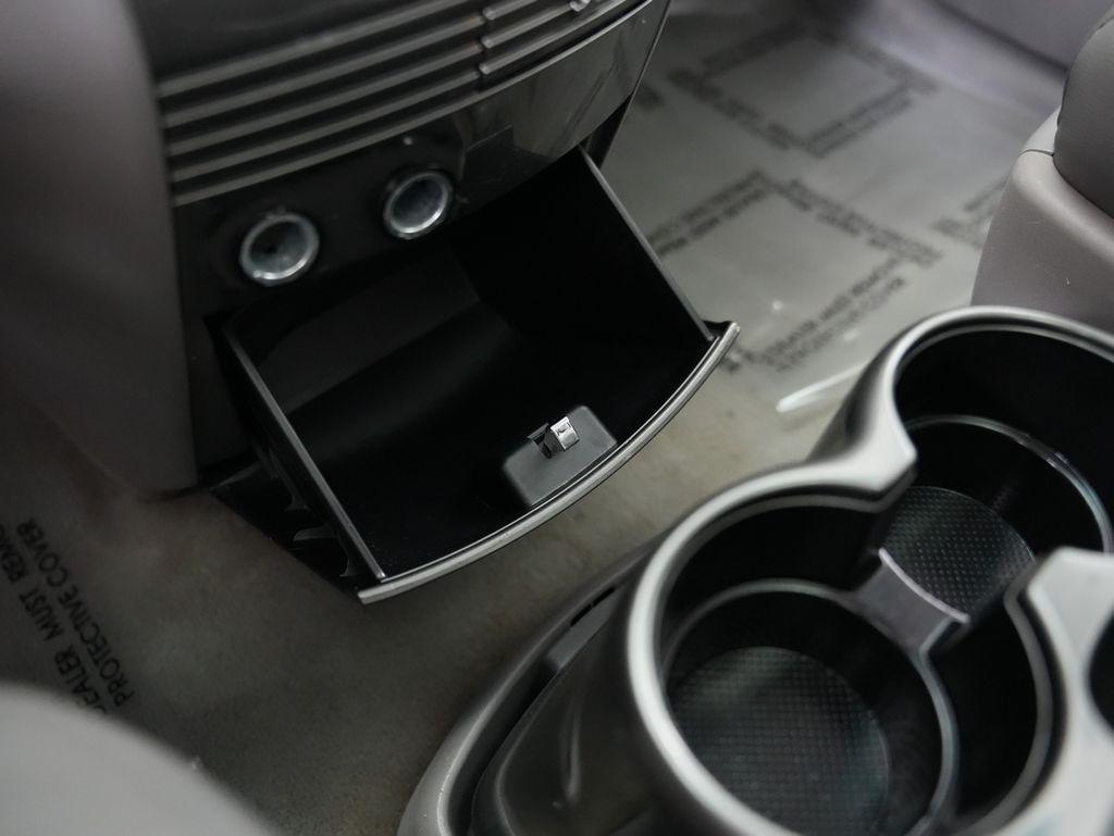 Toyota Sienna 5dr 7-Pass Van XLE AWD (Natl) 2010