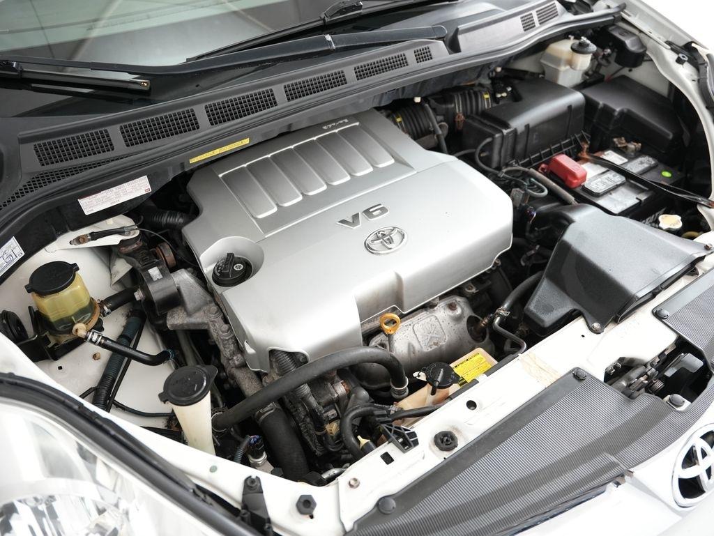 Toyota Sienna 5dr 7-Pass Van XLE AWD (Natl) 2010