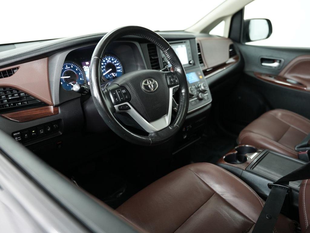 Toyota Sienna Limited Premium AWD 7-Passenger (Natl) 2018
