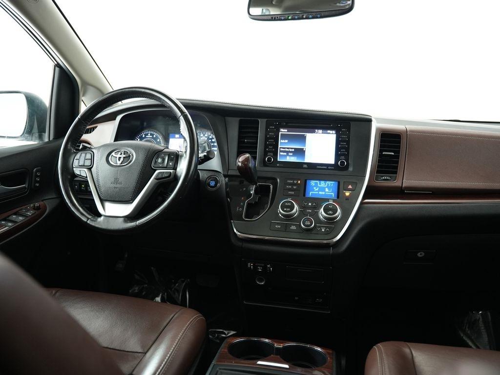 Toyota Sienna Limited Premium AWD 7-Passenger (Natl) 2018