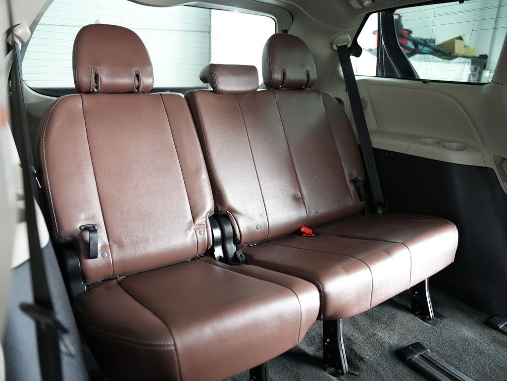 Toyota Sienna Limited Premium AWD 7-Passenger (Natl) 2018