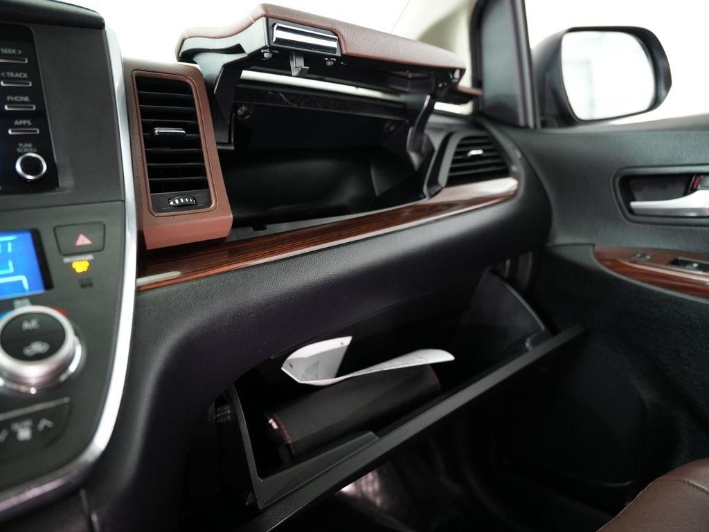 Toyota Sienna Limited Premium AWD 7-Passenger (Natl) 2018