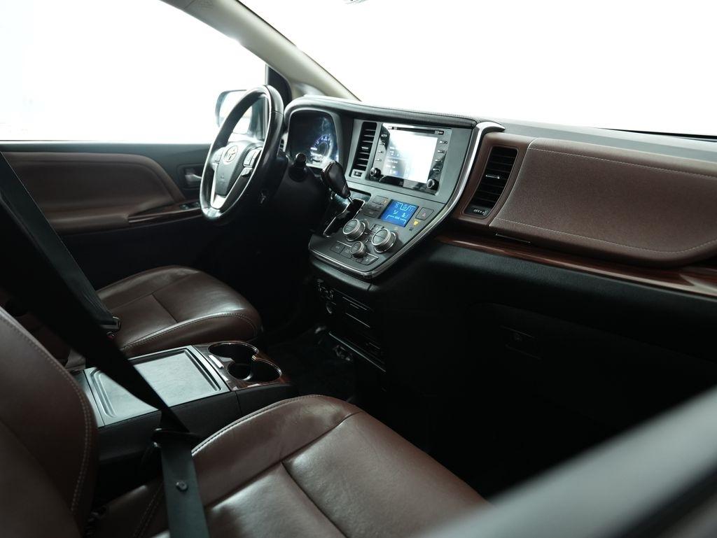 Toyota Sienna Limited Premium AWD 7-Passenger (Natl) 2018