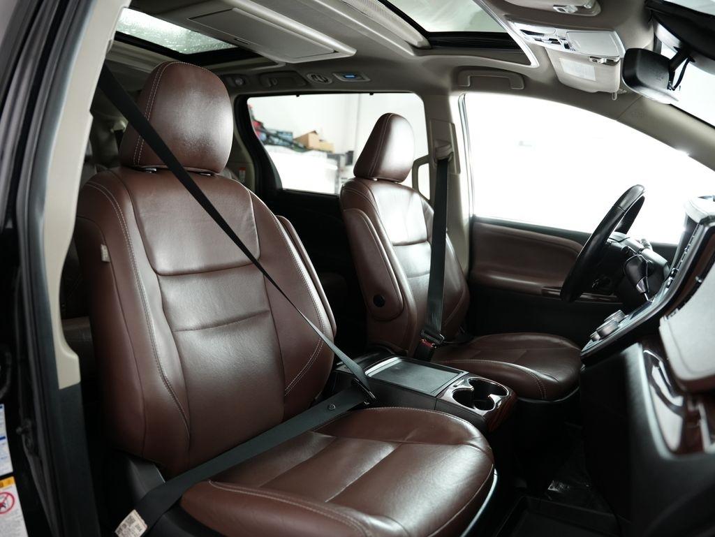 Toyota Sienna Limited Premium AWD 7-Passenger (Natl) 2018