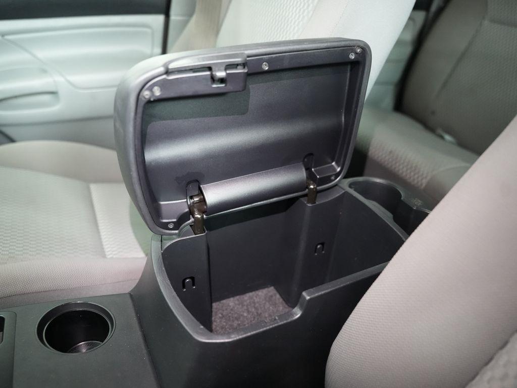 Toyota Tacoma 2WD Double Cab I4 AT PreRunner (Natl) 2013