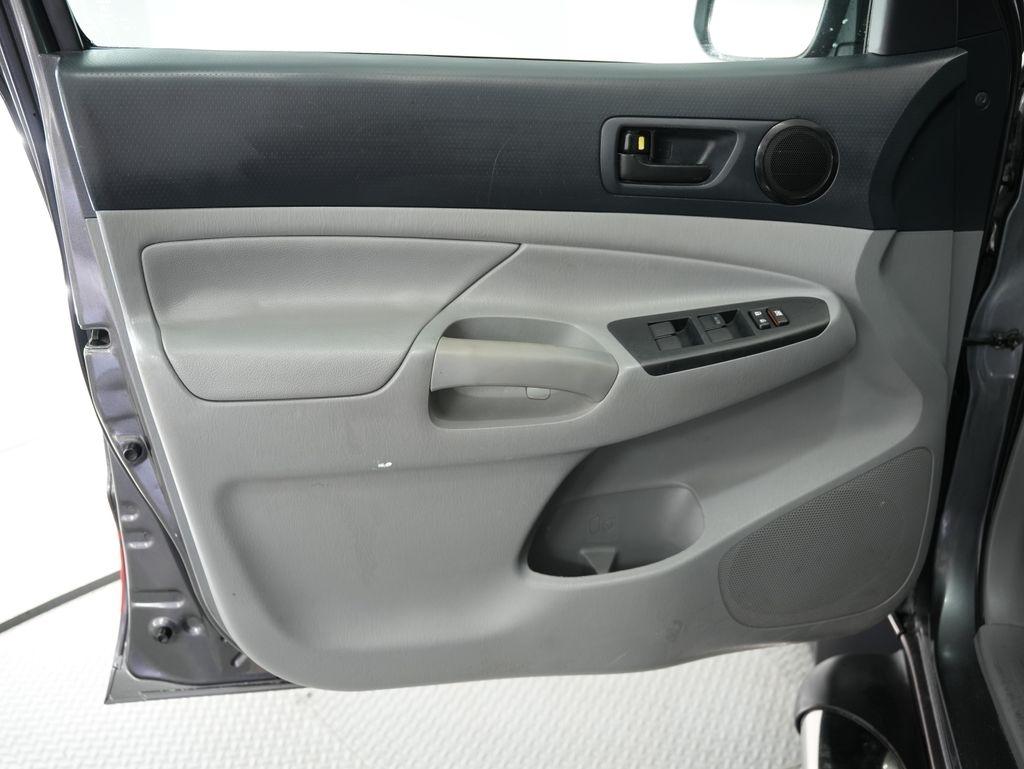 Toyota Tacoma 2WD Double Cab I4 AT PreRunner (Natl) 2013