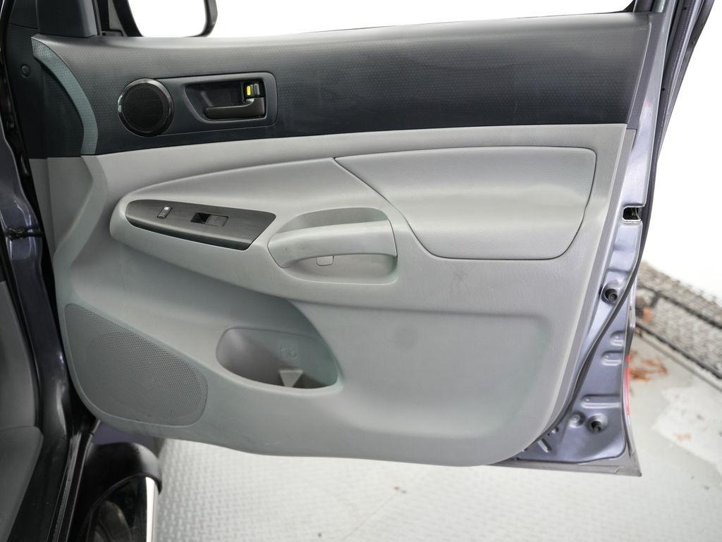 Toyota Tacoma 2WD Double Cab I4 AT PreRunner (Natl) 2013