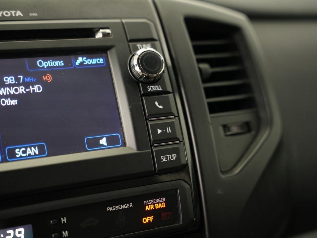 Toyota Tacoma 2WD Double Cab I4 AT PreRunner (Natl) 2013