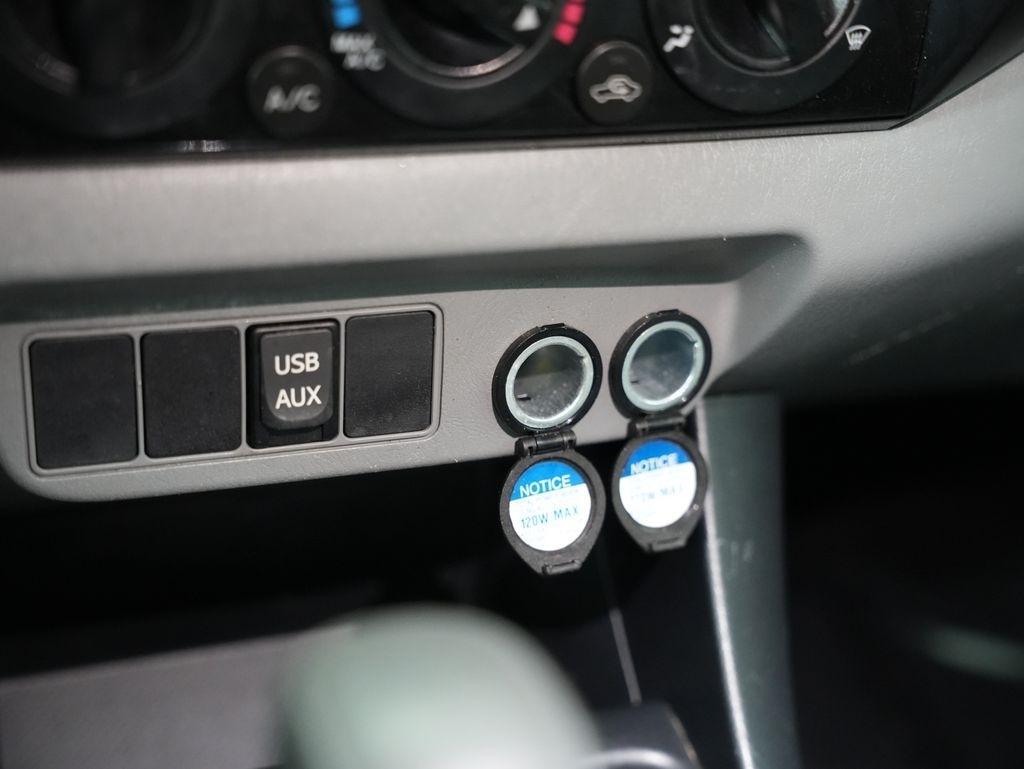 Toyota Tacoma 2WD Double Cab I4 AT PreRunner (Natl) 2013