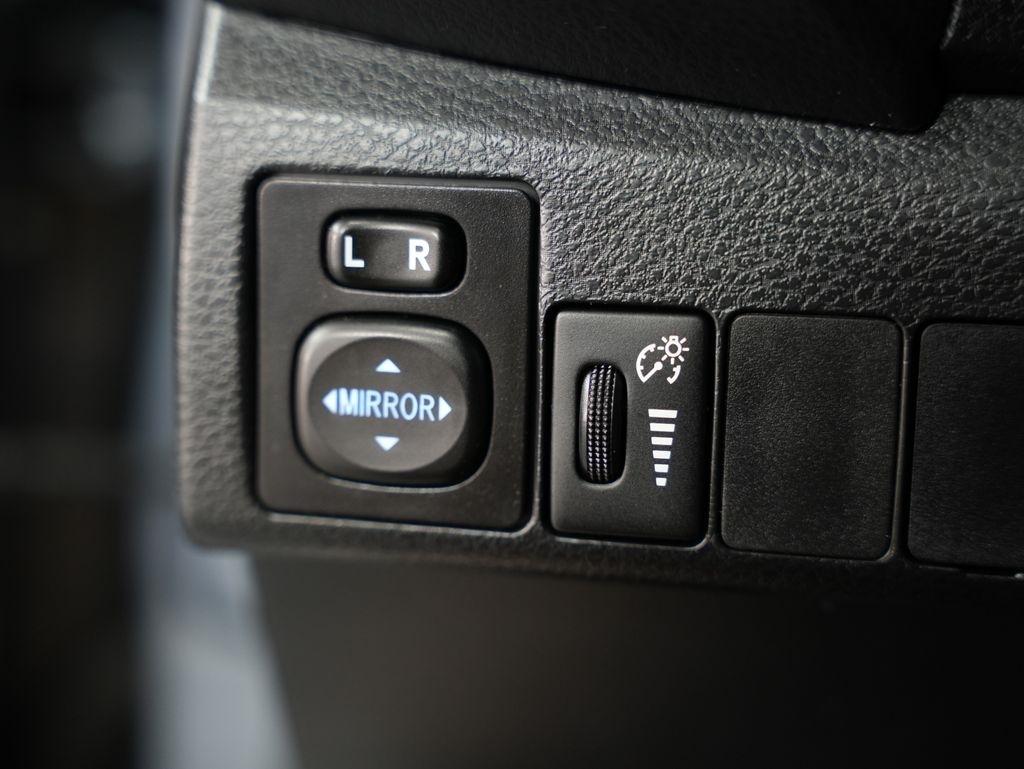 Toyota Corolla 4dr Sdn CVT LE Premium (Natl) 2014