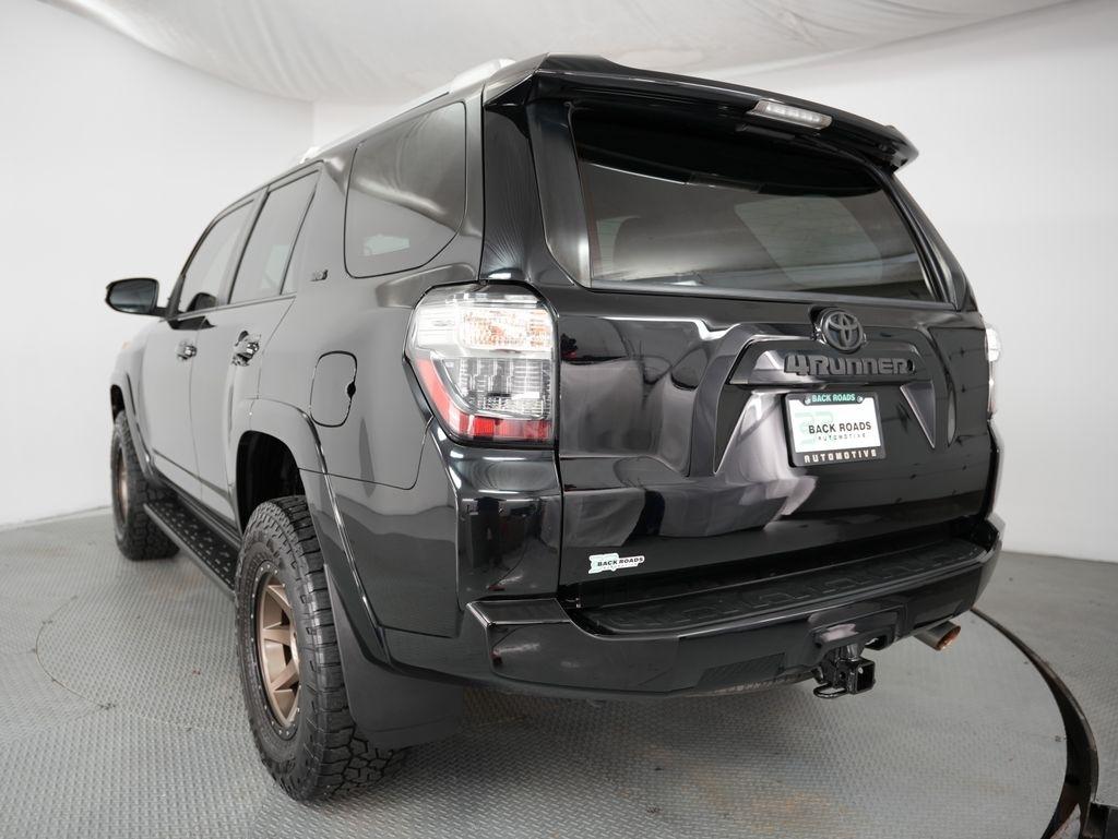 Toyota 4Runner TRD Off Road Premium 4WD (Natl) 2018