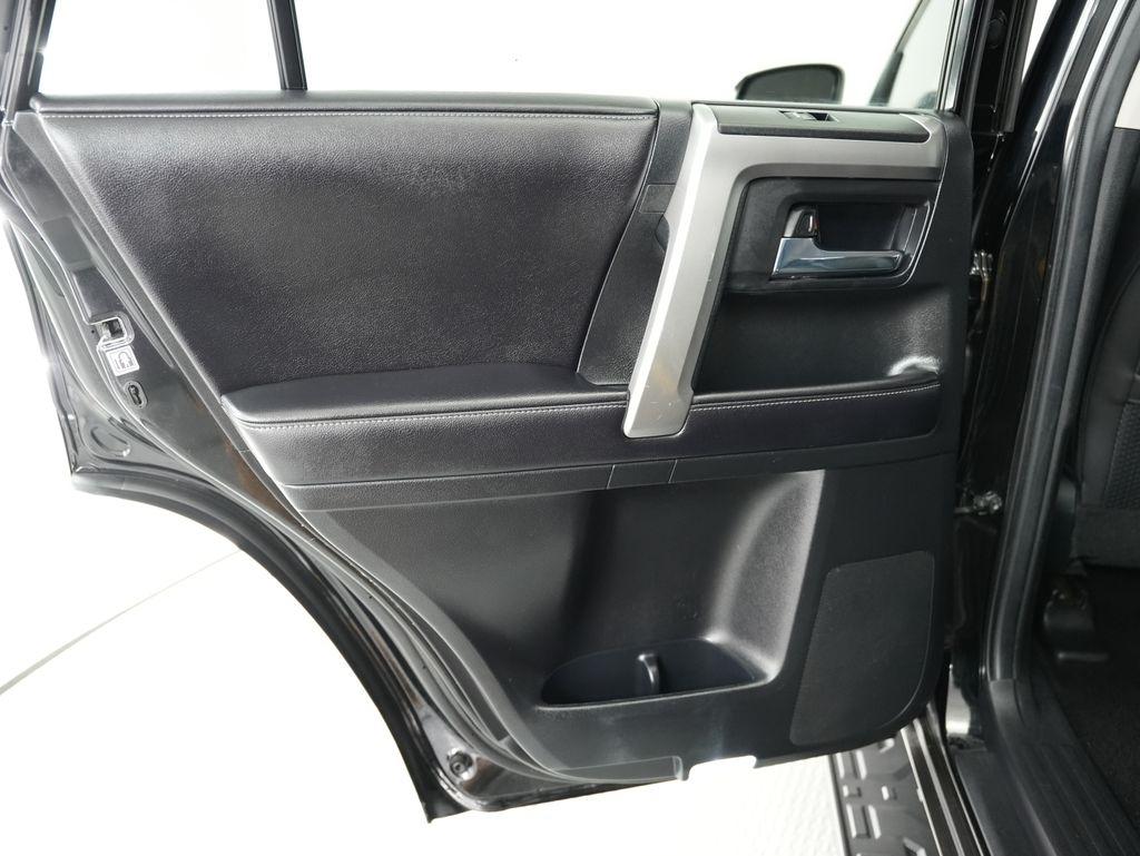 Toyota 4Runner TRD Off Road Premium 4WD (Natl) 2018