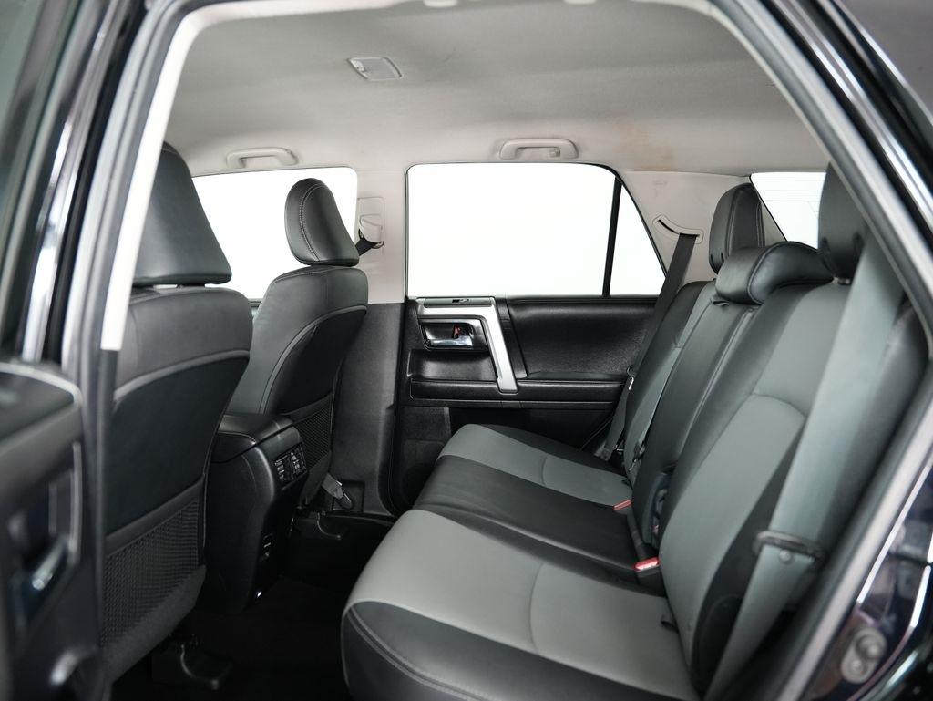 Toyota 4Runner TRD Off Road Premium 4WD (Natl) 2018