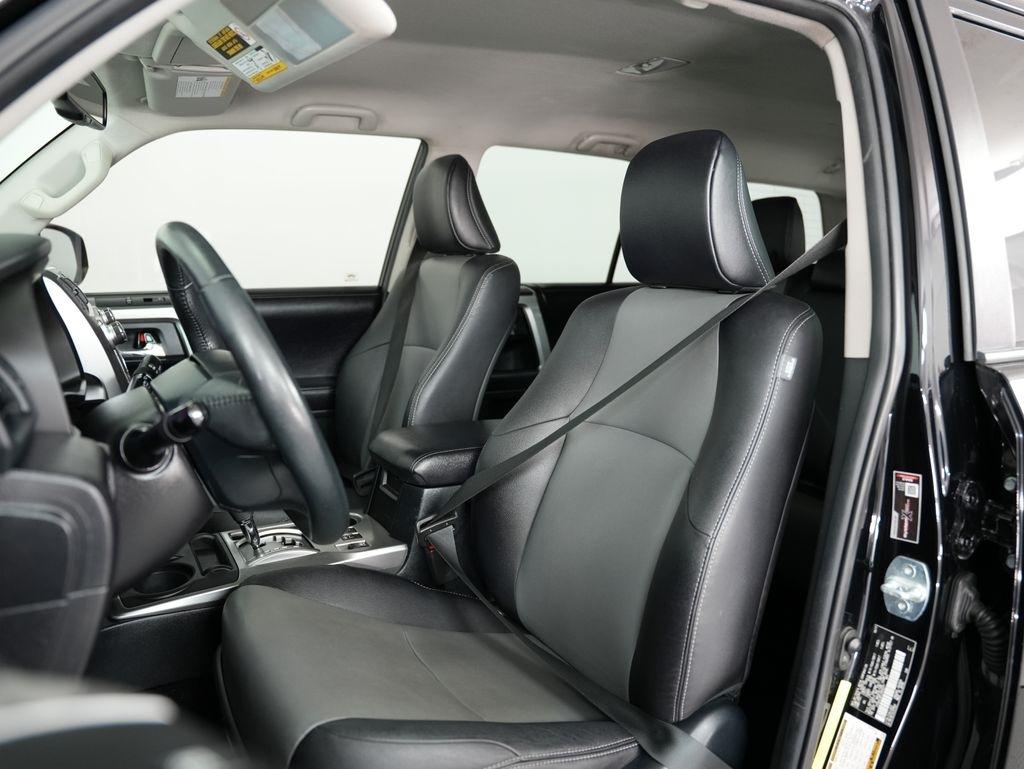 Toyota 4Runner TRD Off Road Premium 4WD (Natl) 2018