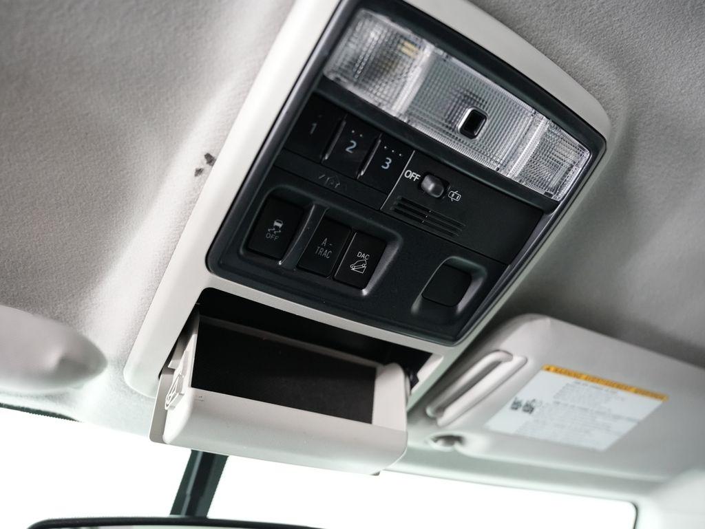 Toyota 4Runner TRD Off Road Premium 4WD (Natl) 2018